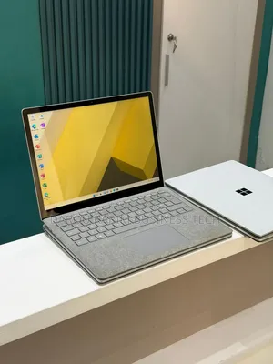 Nouveau Microsoft Surface Laptop 8GB Intel Core i5 SSD 128GB