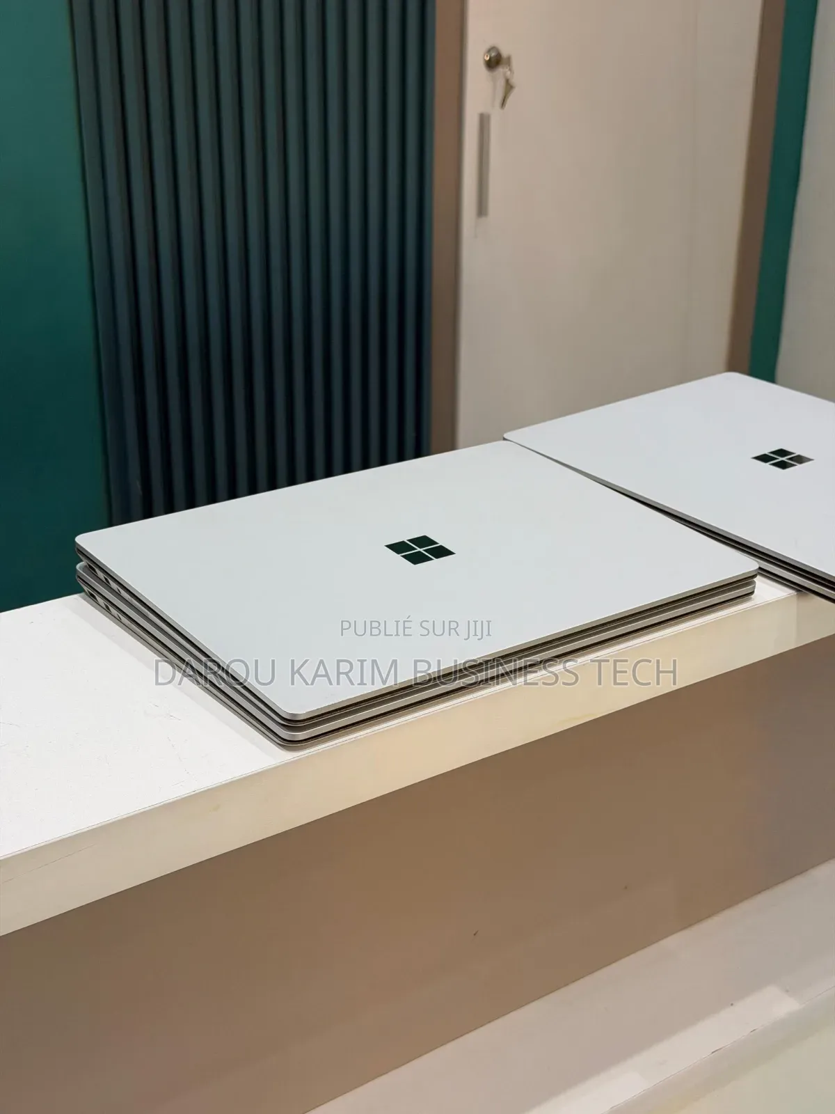 Nouveau Microsoft Surface Laptop 8GB Intel Core i5 SSD 128GB