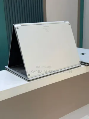 Nouveau Microsoft Surface Laptop 8GB Intel Core i5 SSD 128GB