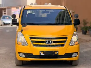 Hyundai County 2018 Jaune