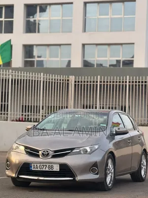 Toyota Auris 2013 Gris