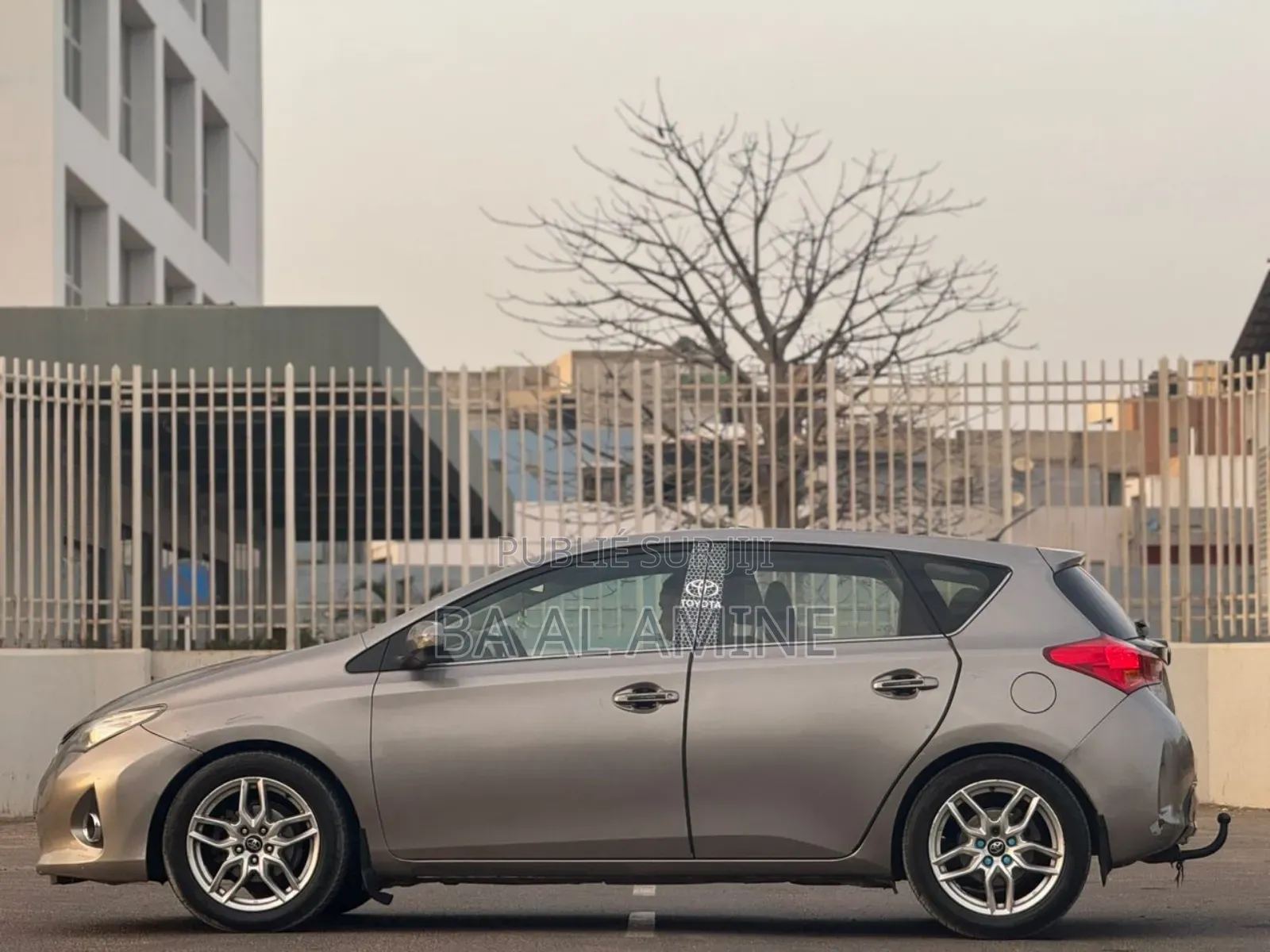 Toyota Auris 2013 Gris
