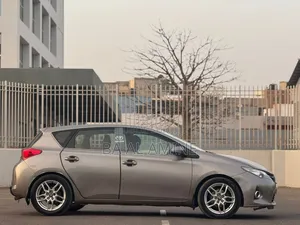 Toyota Auris 2013 Gris