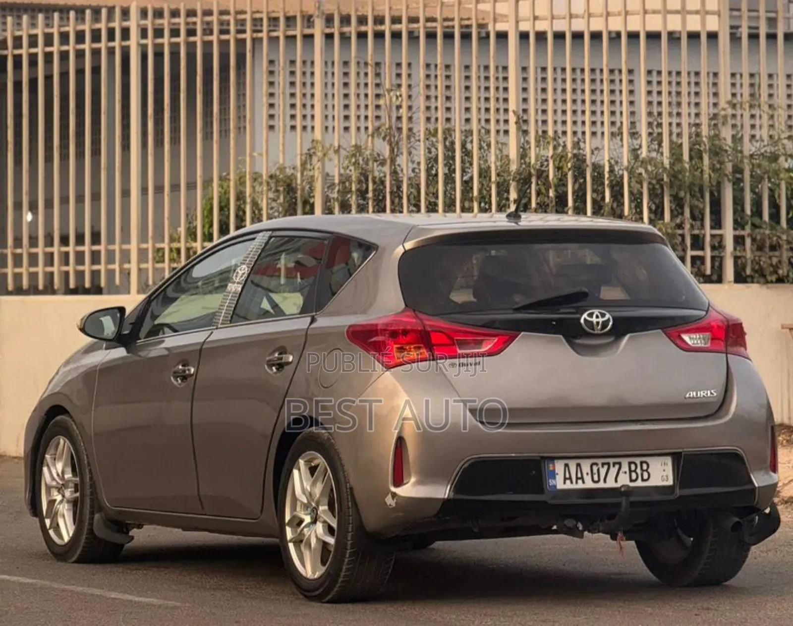 Toyota Auris 2014 Gris