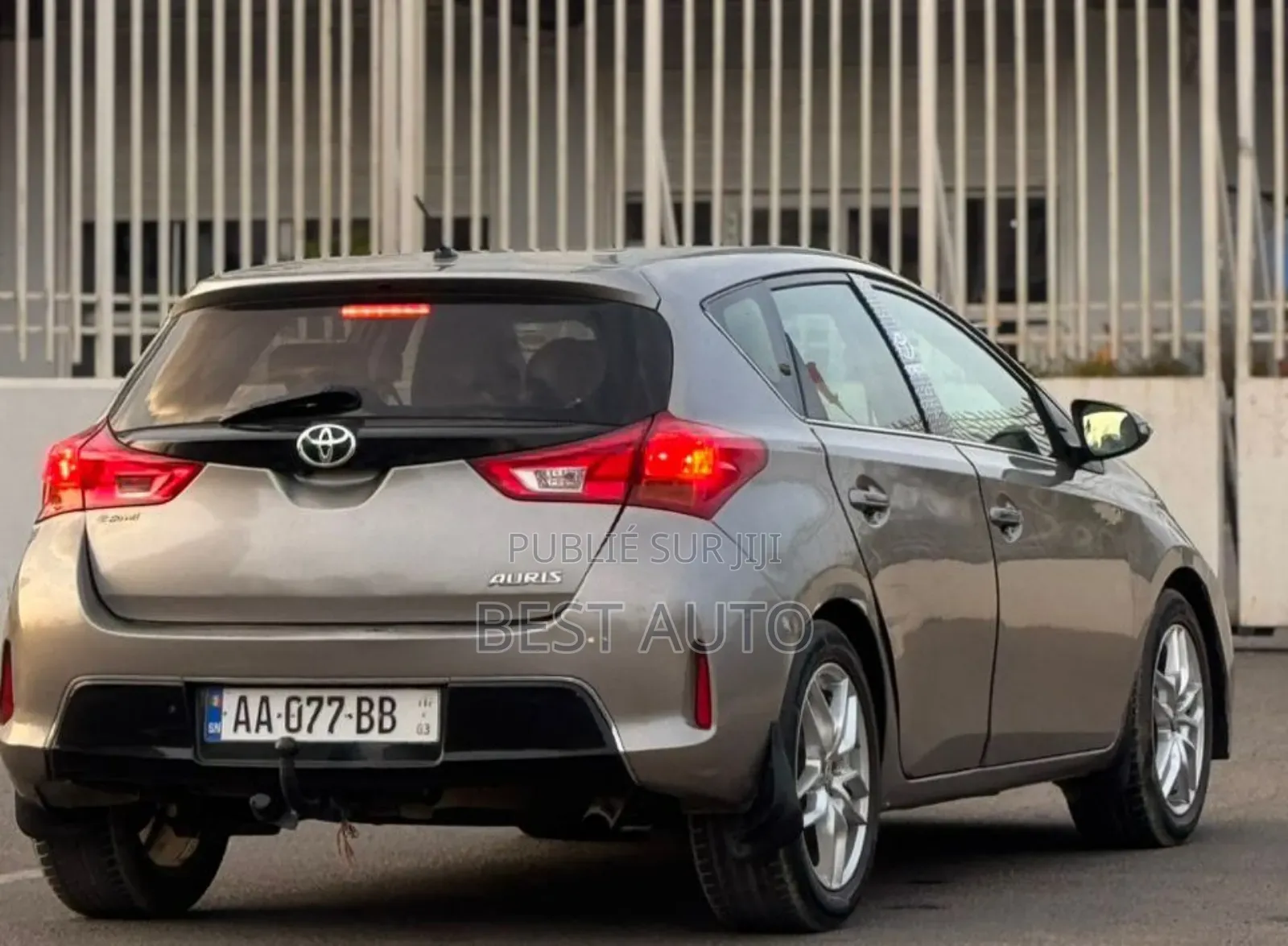 Toyota Auris 2014 Gris