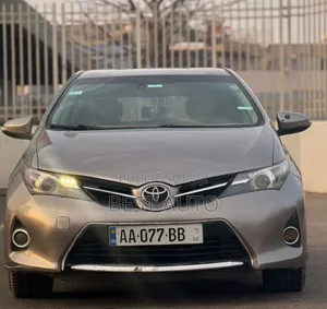Toyota Auris 2014 Gris
