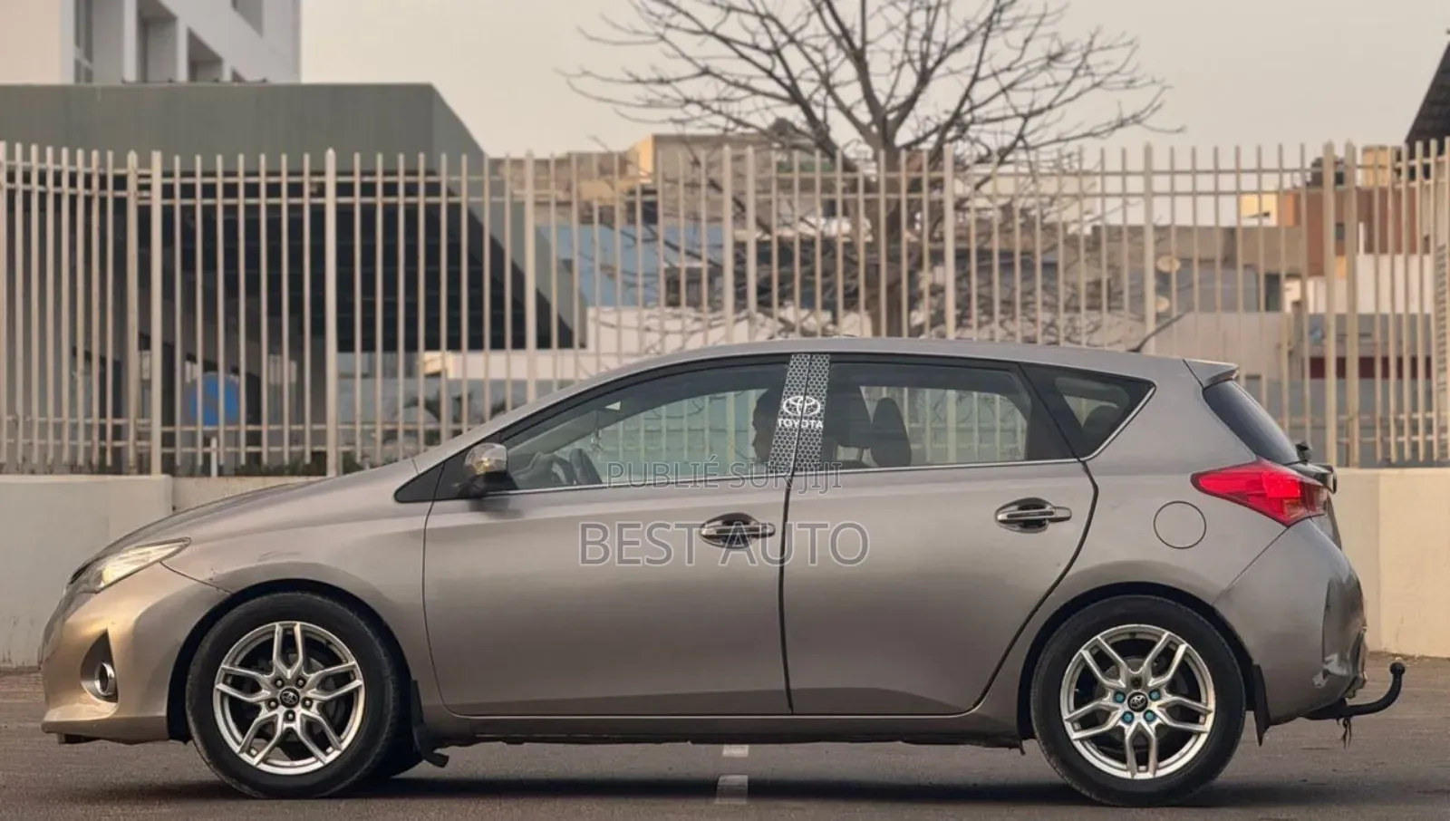 Toyota Auris 2014 Gris