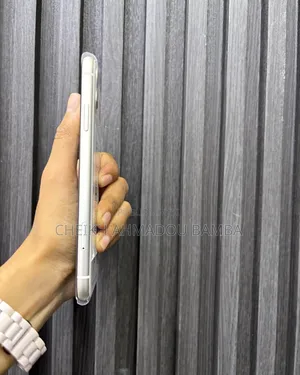 Nouveau Apple iPhone 11 64 GB Blanc