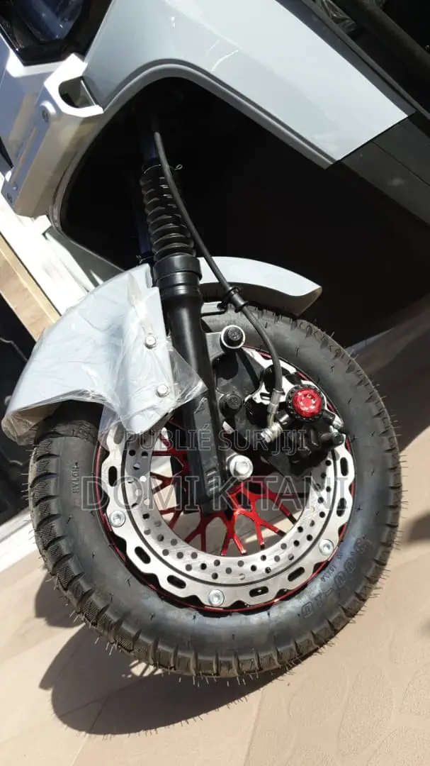 Nouveau Autre 2025 Gris