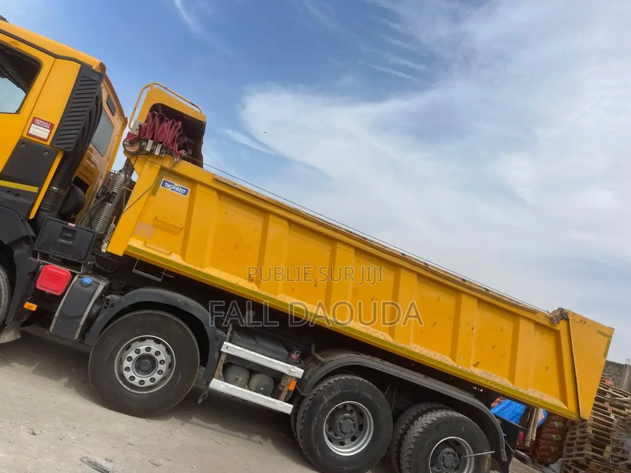 02 Renault Venant 12 Roues Direction Normale