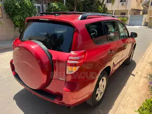 Toyota RAV4 2010 Rouge