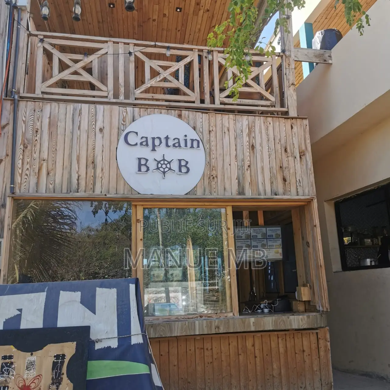Fond De Commerce Restaurant Fast-food Pied Dans L'eau