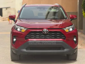 Toyota RAV4 XLE Premium 2022 Rouge