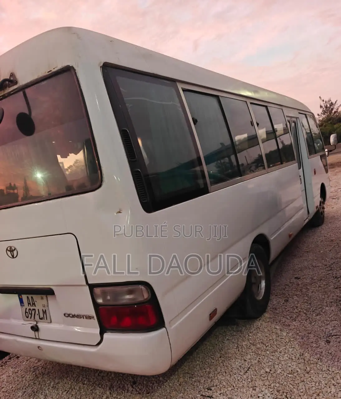 Tata B-Line 2017 Blanc