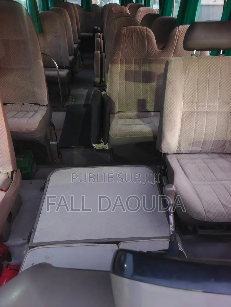 Tata B-Line 2017 Blanc