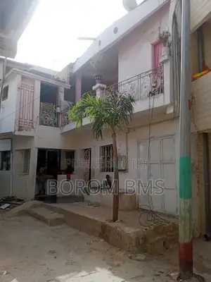 10chbre Appartement-terrasse dans Thiaroye à Vendre