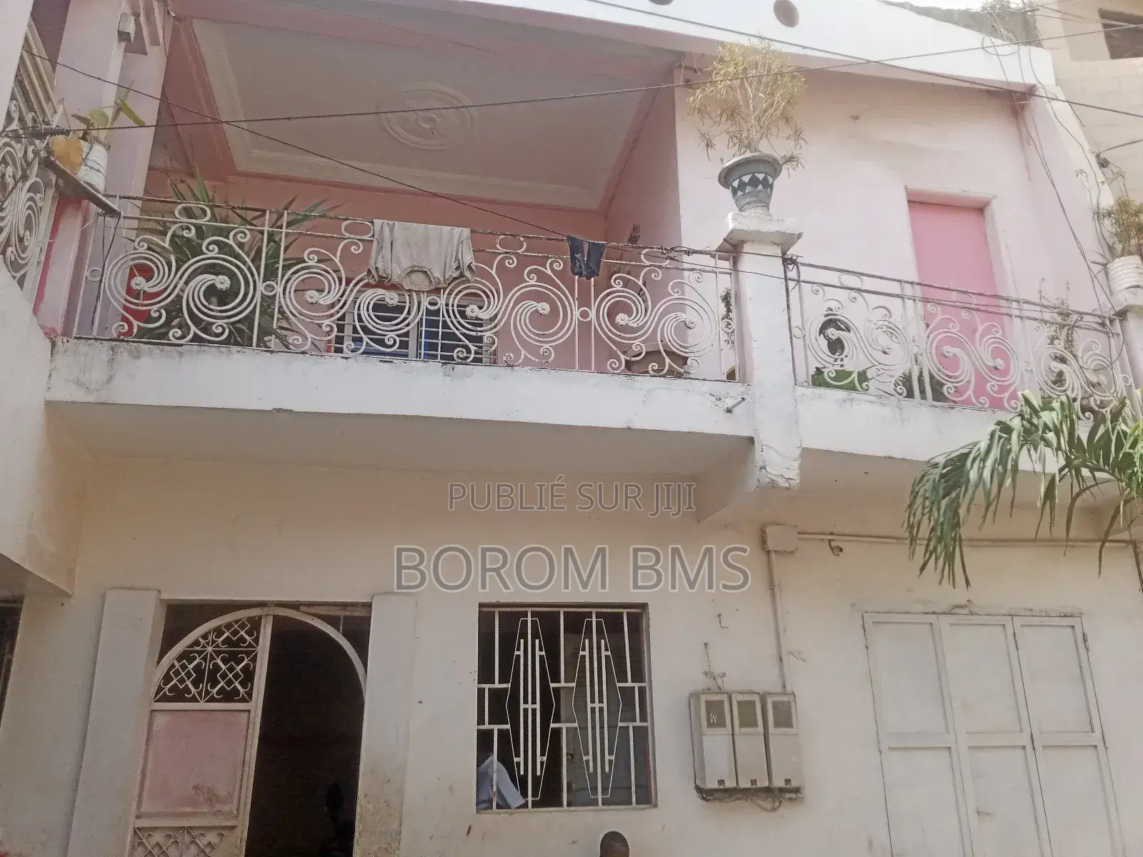 10chbre Appartement-terrasse dans Thiaroye à Vendre