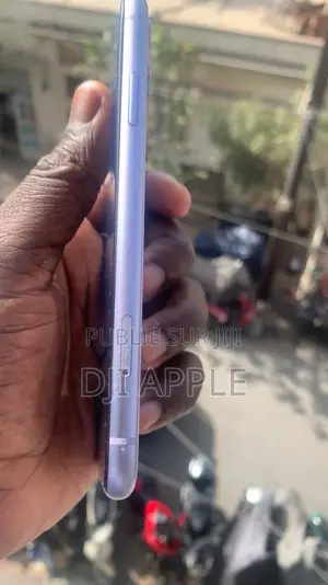 Nouveau Apple iPhone 11 64 GB Violet