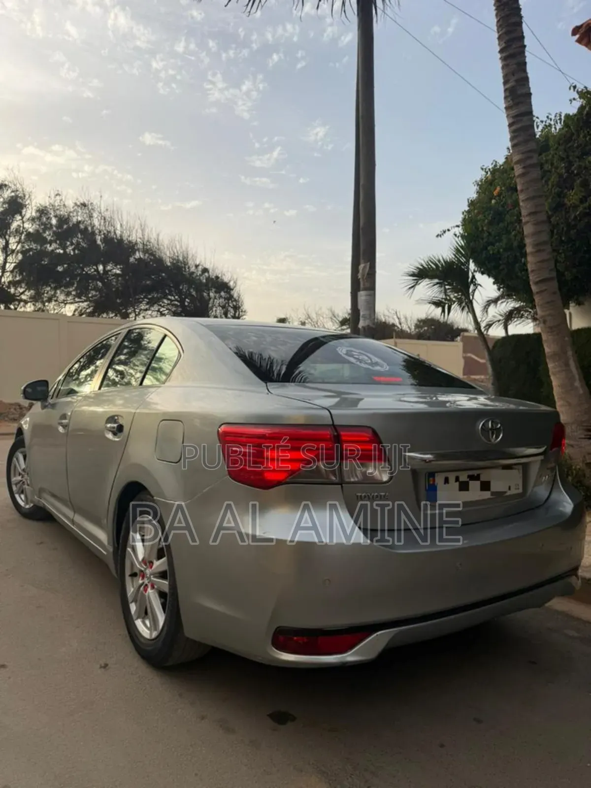 Toyota Avensis 2013 Gris