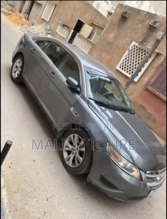 Ford Taurus SE 2012 Gris