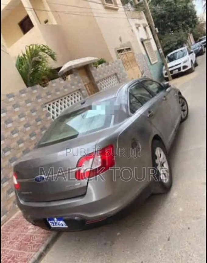 Ford Taurus SE 2012 Gris