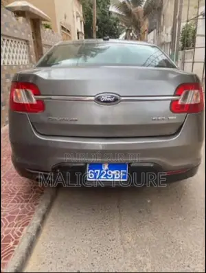 Ford Taurus SE 2012 Gris