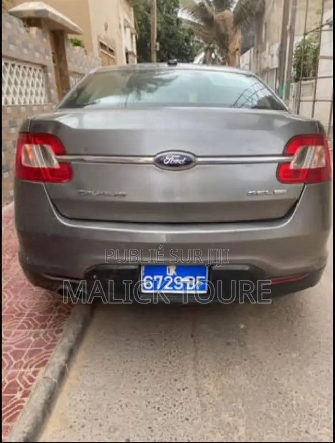 Ford Taurus SE 2012 Gris