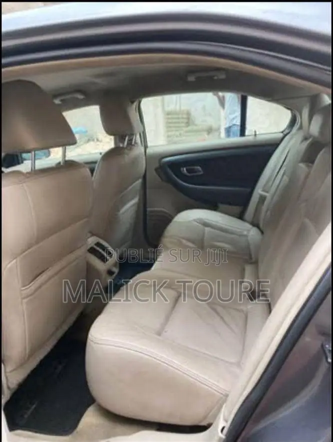 Ford Taurus SE 2012 Gris