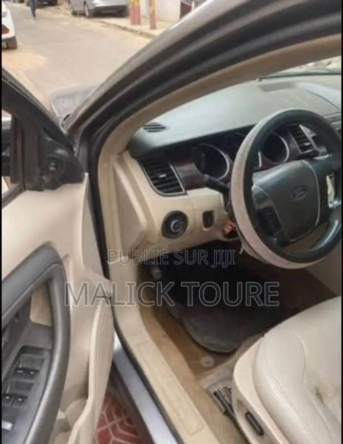 Ford Taurus SE 2012 Gris