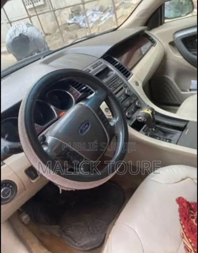 Ford Taurus SE 2012 Gris