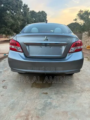 Mitsubishi Mirage 2018 Gris