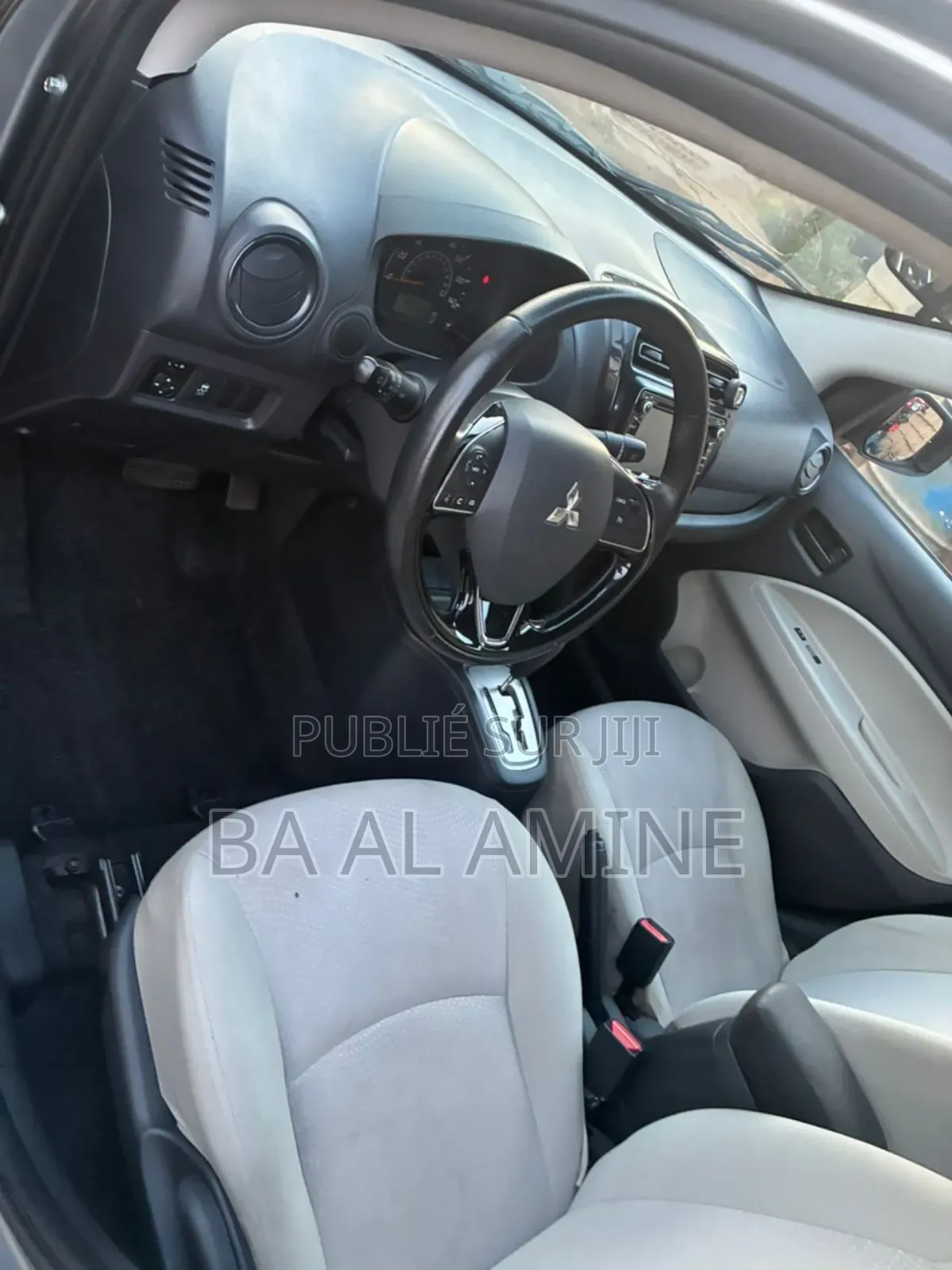 Mitsubishi Mirage 2018 Gris