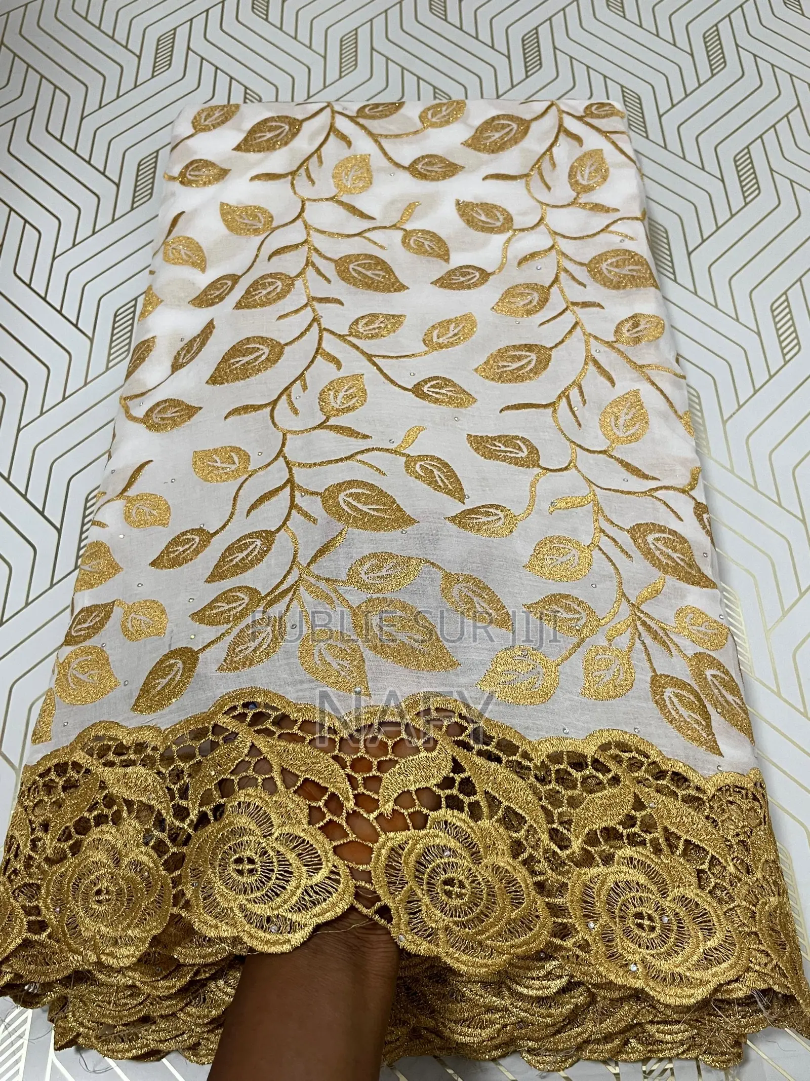Sifon Jupur 5 Yards