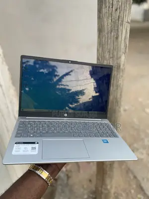 Nouveau Ordinateur portable HP 15 4GB Autre SSD 128GB