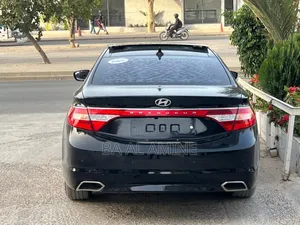 Hyundai Grandeur 2017 Noir