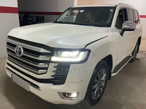 Toyota Land Cruiser 2022 Blanc
