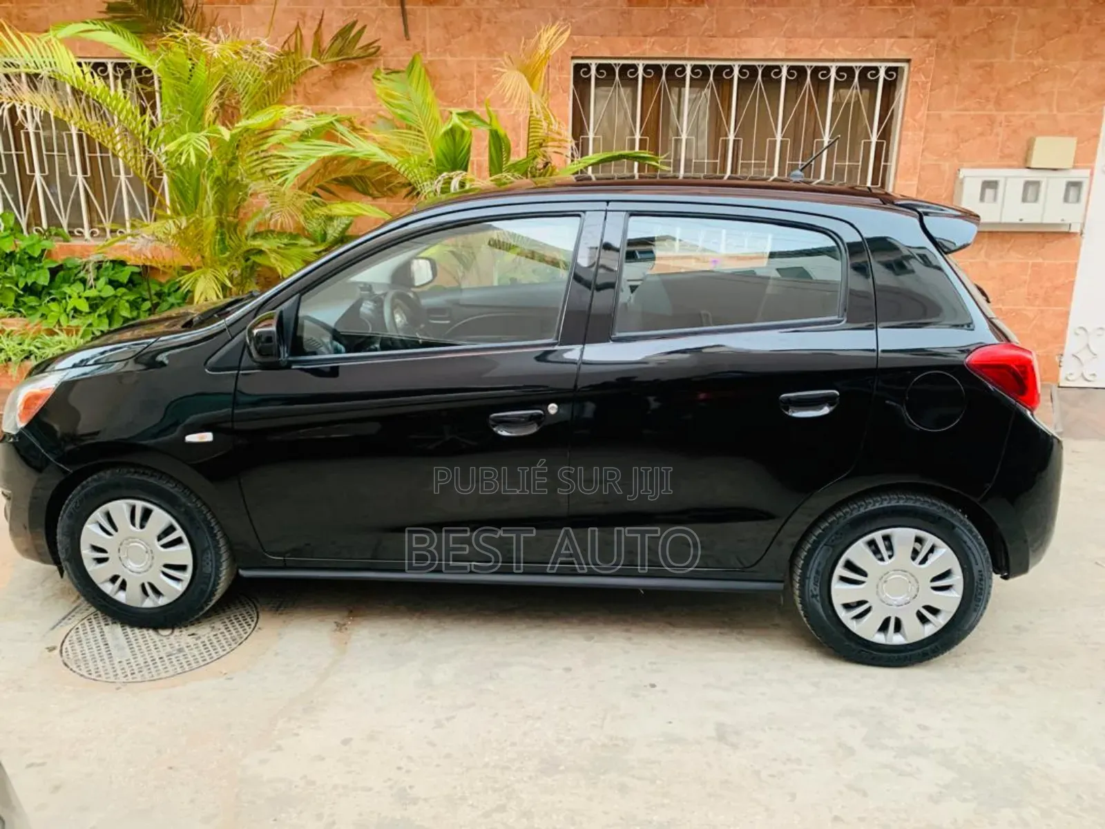 Mitsubishi Mirage 2020 Noir