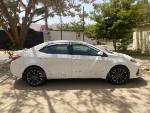 Toyota Corolla L 4dr Sedan (1.8L 4cyl 4A) 2015 Noir