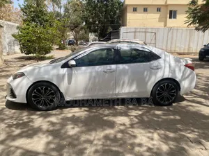 Toyota Corolla L 4dr Sedan (1.8L 4cyl 4A) 2015 Noir