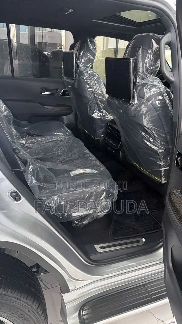 Toyota Land Cruiser Prado 2025 Gris