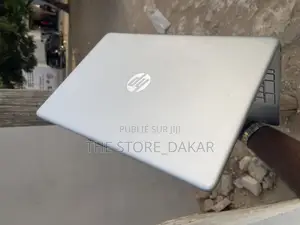 Ordinateur portable HP 15 8GB AMD Ryzen 5 SSD 512GB