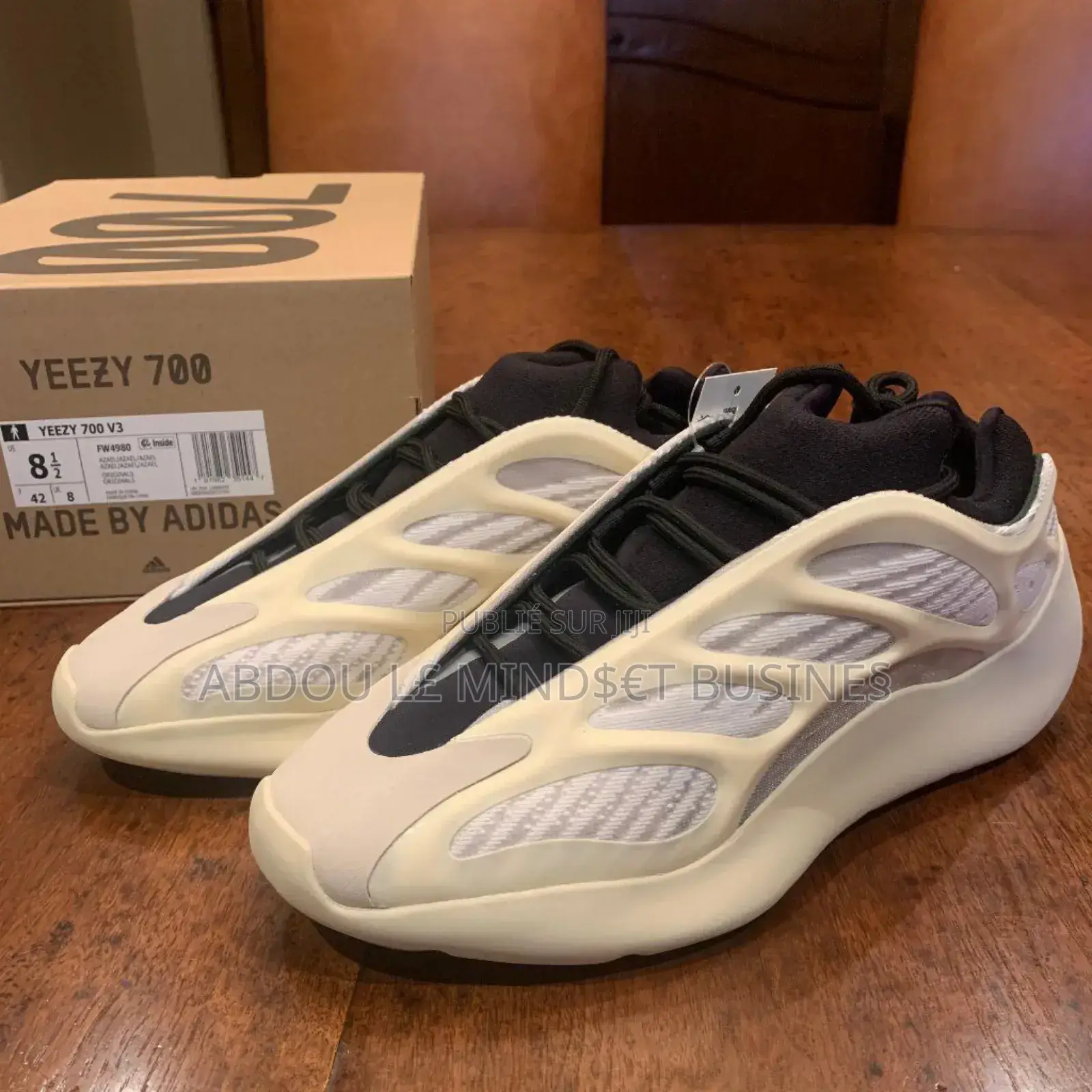 Yeezy 700 Color Beige Disponible
