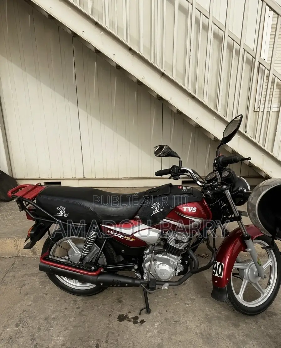 Nouveau TVS HLX 125 2025 Rouge