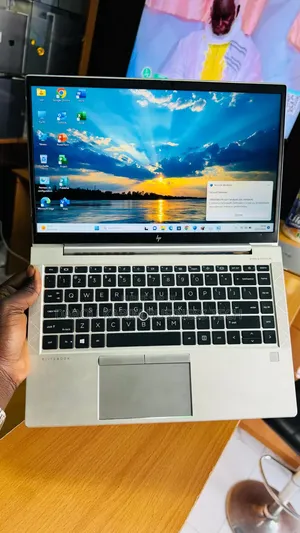 Nouveau HP ZBook Firefly 14 G7 16GB Intel Core i7 SSD 512GB