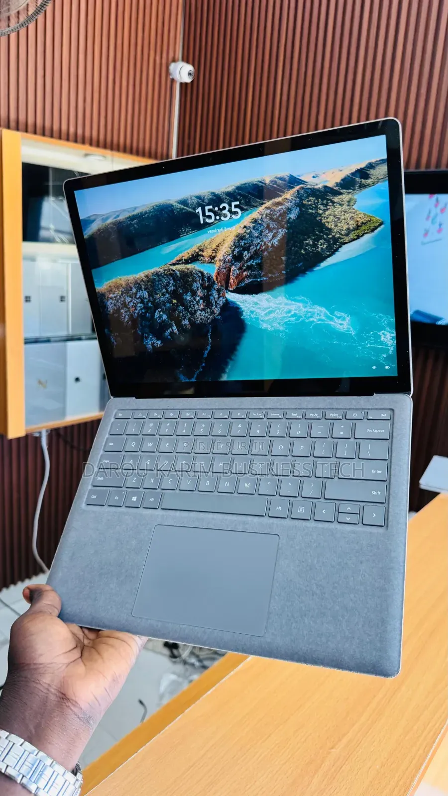 Nouveau Microsoft Surface Laptop 4 8GB AMD Ryzen 5 SSD 512GB