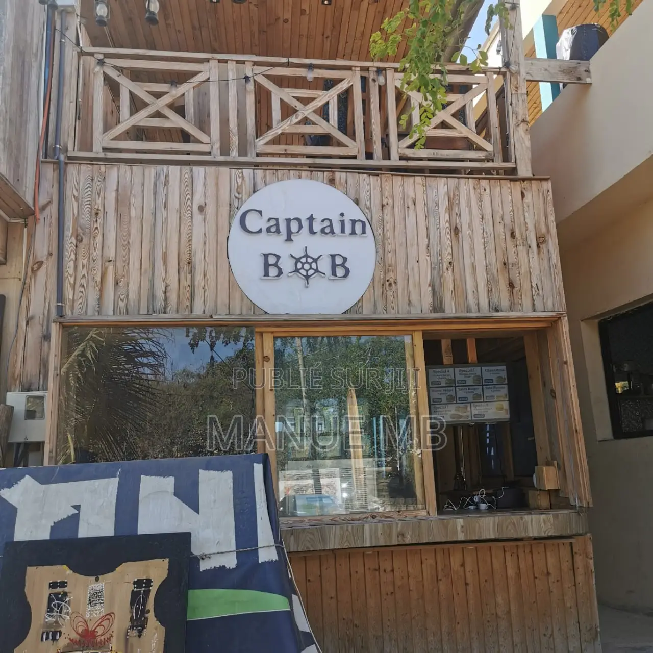 Fond De Commerce Restaurant Fast-food Pied Dans L'eau