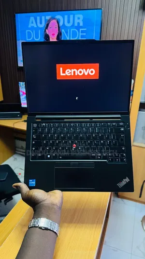 Nouveau Lenovo ThinkPad E14 Gen 5 16GB Intel Core i5 SSD 512GB