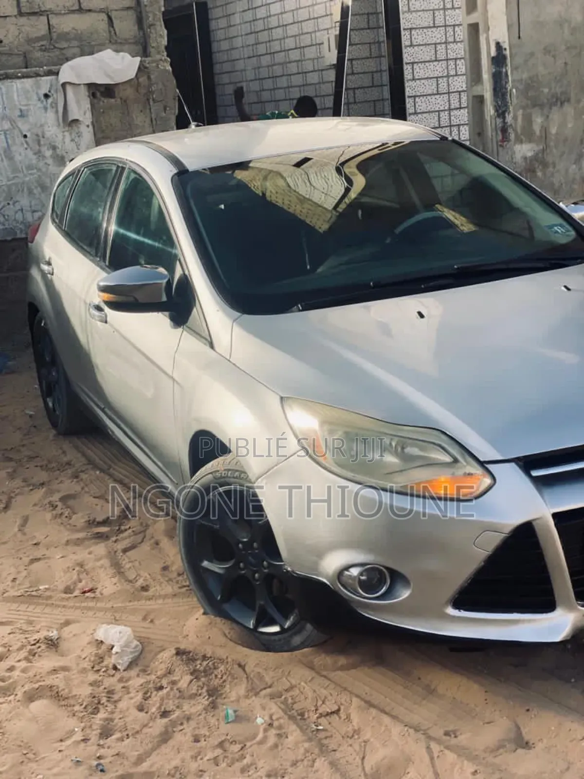 Ford Focus SE 4dr Sedan (2.0L 4cyl 5M) 2014 Gris