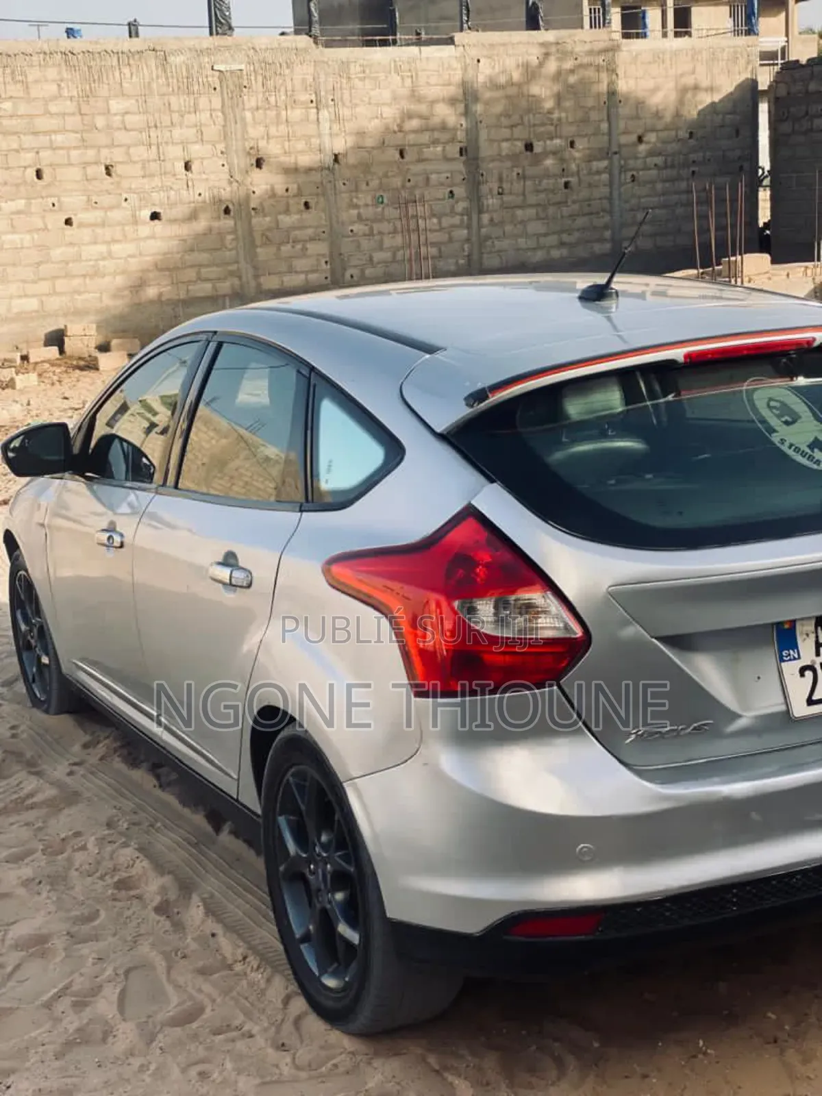 Ford Focus SE 4dr Sedan (2.0L 4cyl 5M) 2014 Gris