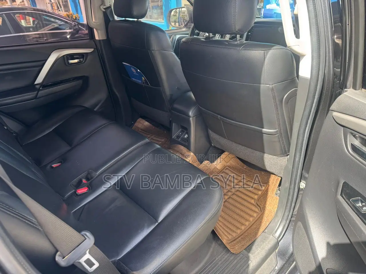 Mitsubishi Montero Sport 2022 Gris
